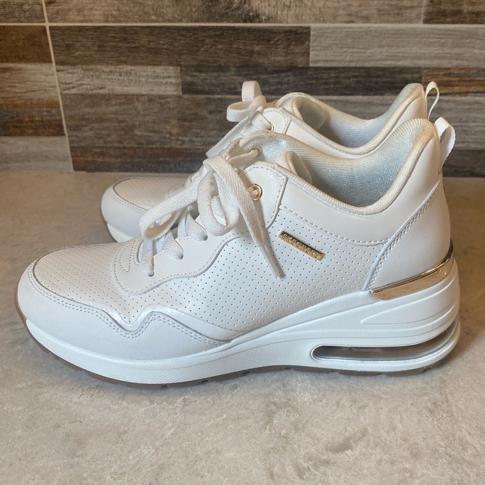 Skechers Million Hotter Air Sneaker - Picture 3 of 6